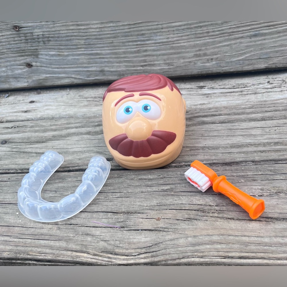 HASBRO PLAY DOH SET OF 3 PC DENTISTRY ACCESSORIES-HEAD, GUARD AND TOOTHBRUSH